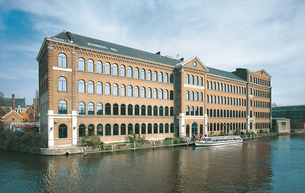 gebouw global.jpg auto
